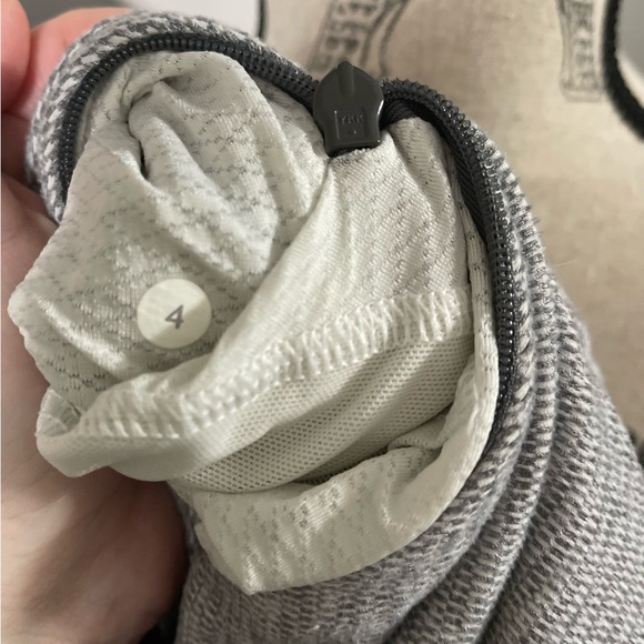 Lululemon size 4 stretchy long sleeve - Picture 4 of 7
